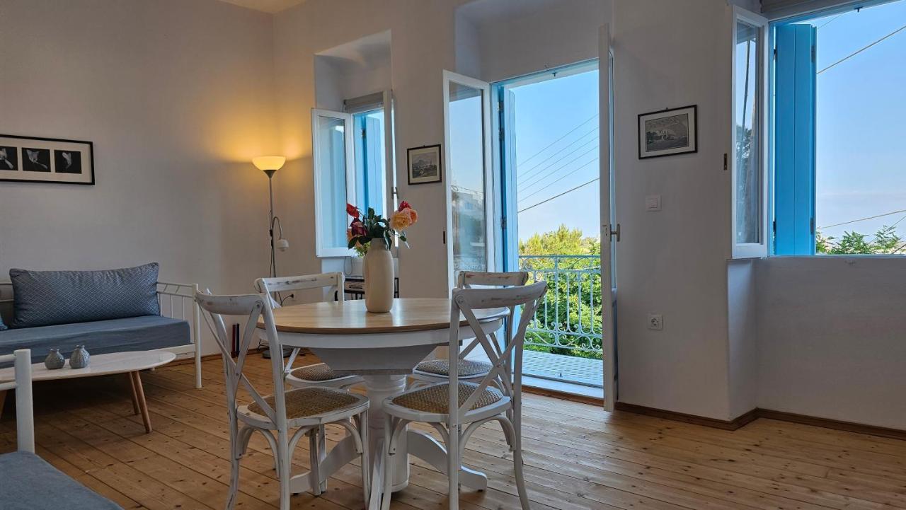 1870 House 1&2 Apartment Plaka  Luaran gambar