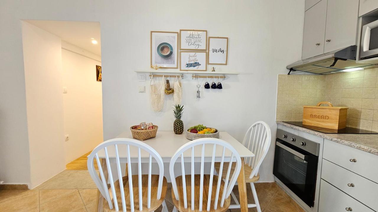 1870 House 1&2 Apartment Plaka  Luaran gambar