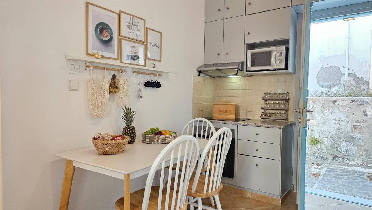 1870 House 1&2 Apartment Plaka  Luaran gambar